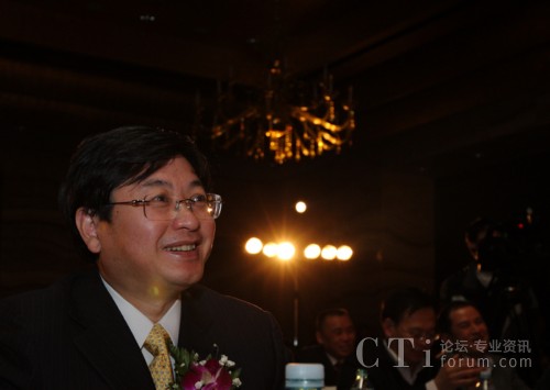  (t��ng)��114�T�������E������񿂽�(j��ng)��¶���_(k��i)�ĵ�΢Ц